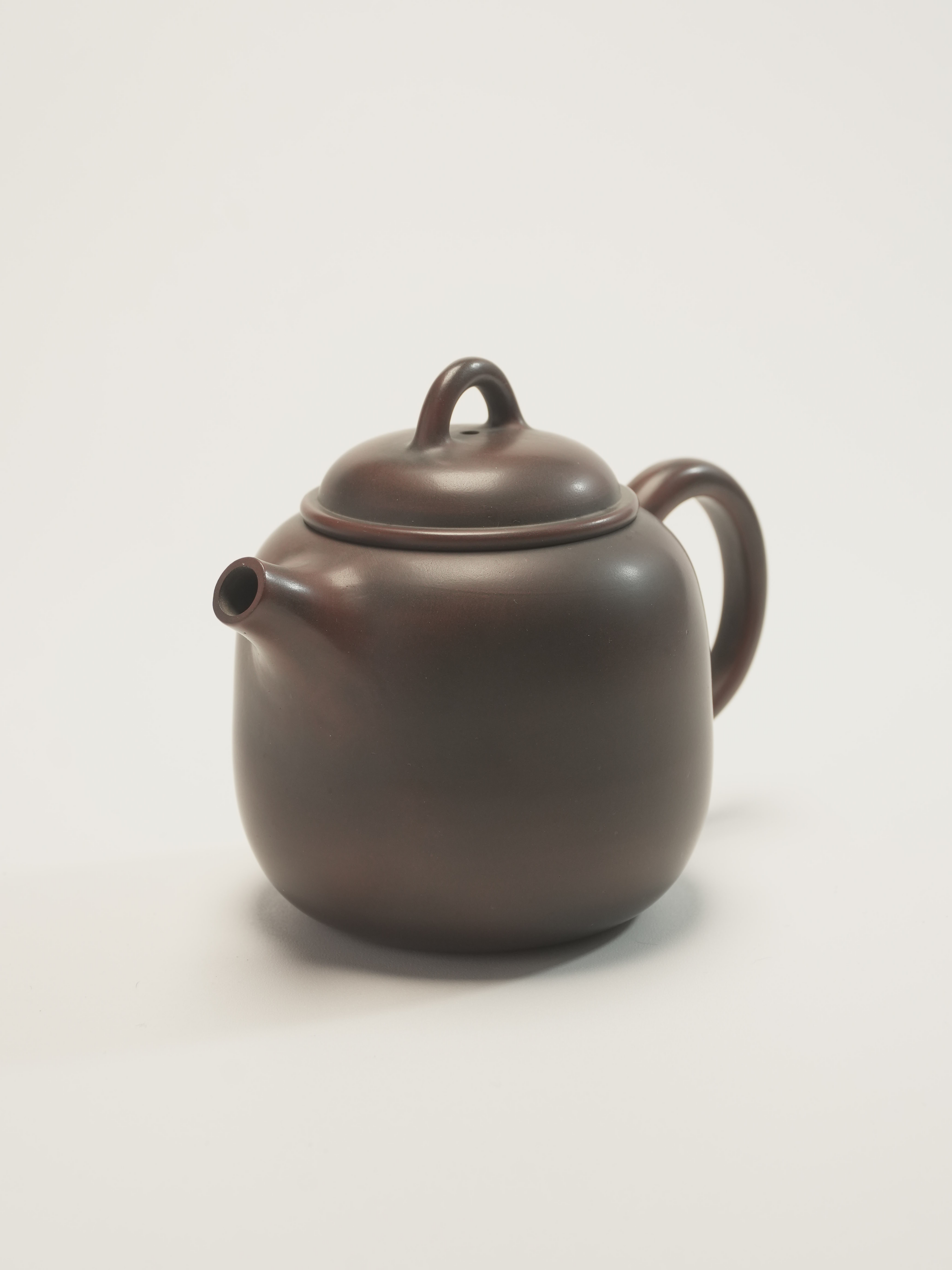 ARCH Handcrafted Minimalist Gongfu Teapot in Dark Clay