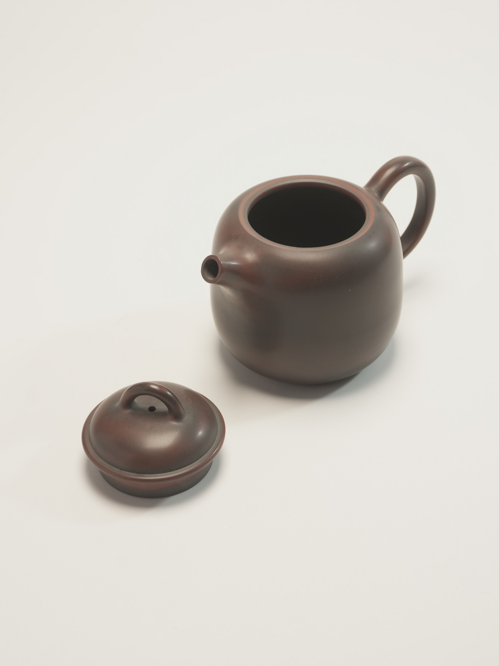 ARCH Handcrafted Minimalist Gongfu Teapot in Dark Clay