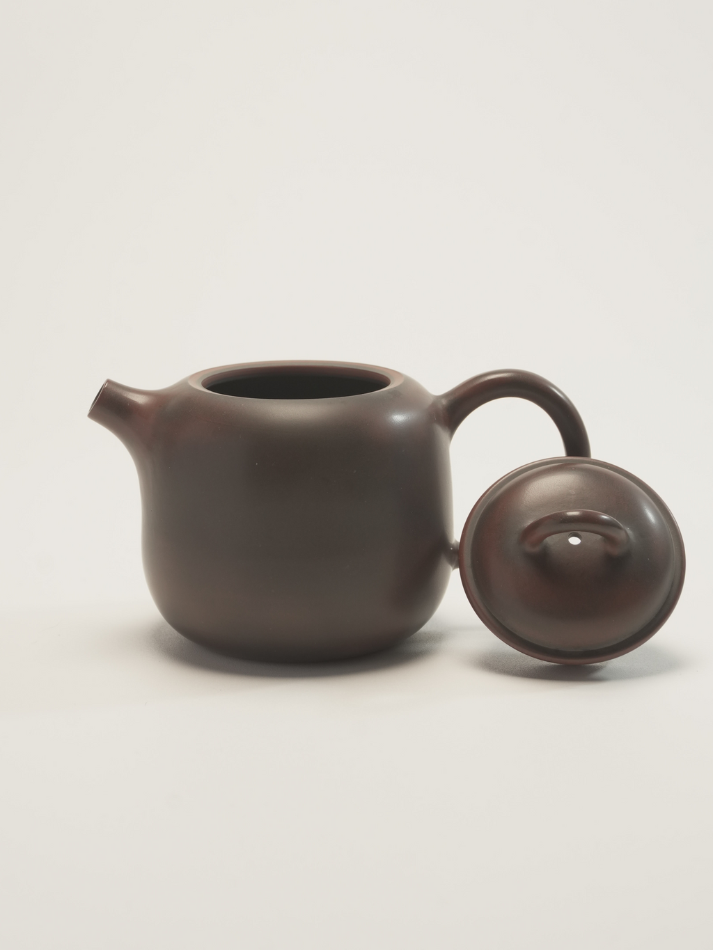 ARCH Handcrafted Minimalist Gongfu Teapot in Dark Clay